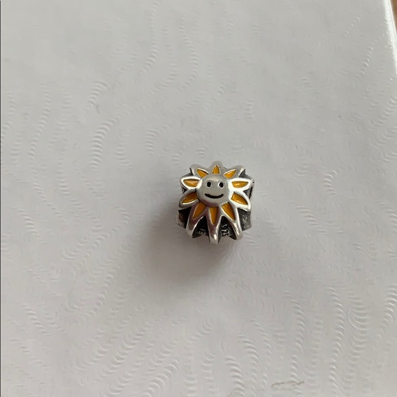 Pandora smiling sun bead charm - Picture 3 of 3